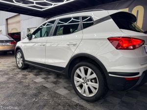 SEAT Arona  1.0 Automatic - Image 2
