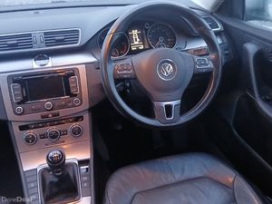 Volkswagen Passat 2014 2.0 TDi HIGHLINE ESTATE - Image 3