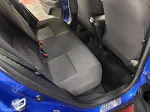 2021 212 Toyota C-HR 1.8 HYBRID LUNA Automatic - Image 4