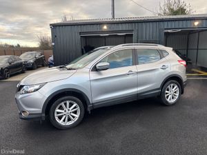 Nissan Qashqai 2017 1.2 Petrol Auto Pan Roof! - Image 4