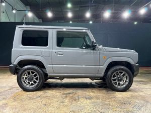 Suzuki Jimny 4WD XC - FACTORY ALLOYS - CRUISE CONT - Image 3