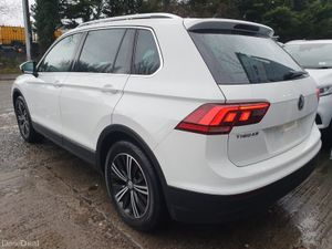 2018 VOLKSWAGEN TIGUAN SE 1.4 TSI *PAN ROOF* - Image 4