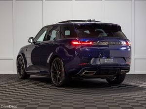 2023 Range Rover Sport P440e Dynamic SE - Image 4