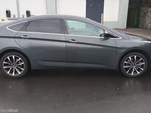 HYUNDAI I40 / 2019 / 1.6 DIESEL / MANUAL / NCT&TAX - Image 4