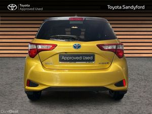 Toyota Yaris HYBRID Y20 AUTOMATIC // REAR CAMERA / - Image 4