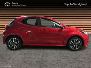 Toyota Yaris HYBRID LUNA SPORT // SMART ENTRY/SMAR - Image 3