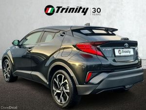 Toyota C-HR ** 1.8 HYBRID ** AUTO ** HUGE SPEC ** - Image 3