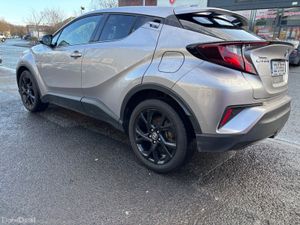 2022 Toyota C-HR 1.8 HYBRID SPORT BITONE - Image 4
