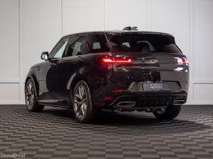 2025 Range Rover Sport P460e Dynamic SE - Image 4
