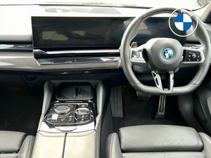 BMW i5 eDrive40 M Sport Pro Saloon - Image 4