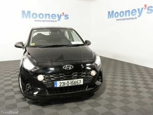 Hyundai i10 CLASSIC 1.0L PETROL HATCHBACK HERE AT - Image 2