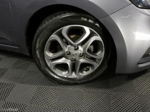 Hyundai i20 DELUXE PLUS 1.2L PPETROL HATCHBACK - Image 3