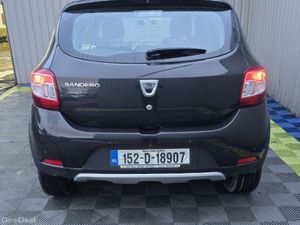 2015 Dacia Sandero Stepway 0.9 Petro TCe SIGNATURE - Image 4