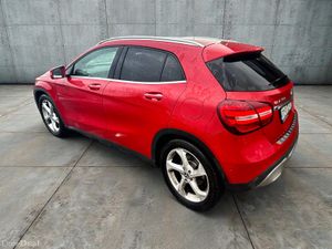 Mercedes-Benz GLA 180 STYLE Auto Petrol Low miles - Image 4