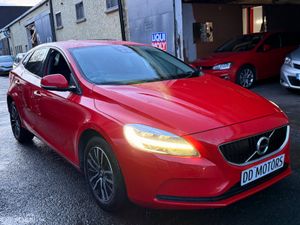 Volvo v40 2017 - Image 2