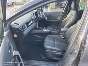 Renault Captur E-TECH ENGINEERED 1.6i HRV AUTO 145 - Image 4