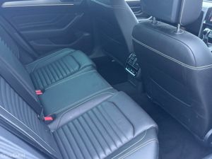 Volkswagen Passat 2021 RLINE manual 2.0 tdi - Image 4