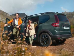 Dacia Jogger Essential TCe 110 *ORDER YOUR 261 TOD - Image 3