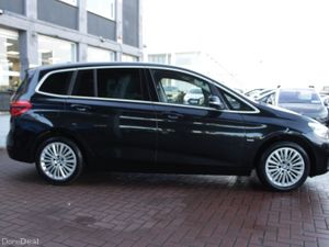 2.0D SE LUXURY 7 SEATER AUTOMATIC // IMMACULATE CO - Image 3