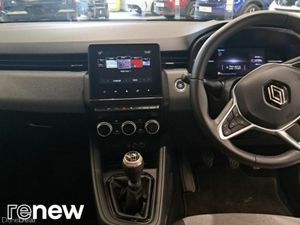 Renault Clio TCe 90 Evolution  **€87.92 per week** - Image 3