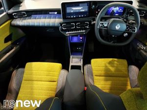 Renault 5 iconic 52kWh 150hp - Image 2