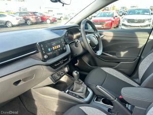 Skoda Fabia FABIA ESSENCE 1.0MPI 80HP - Image 3