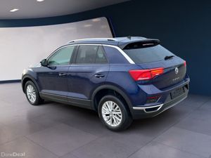 Volkswagen T-Roc DESIGN 1.0 TSI MANUAL 6SPEED FWD - Image 4
