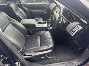 Land Rover Discovery 2019 7 seater - Image 4