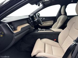 Volvo XC60 T6 PLUS BRIGHT *TOWBAR AND SIDESTEPS* € - Image 2