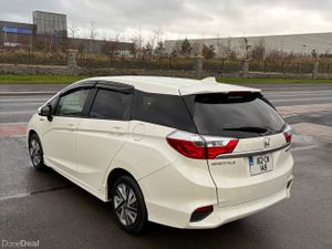 2016 Honda Shuttle 1.5 Hybrid HIGH SPEC - Image 4