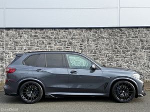 2022 BMW X5 M Sport Pro X-Drive  M Performance 45E - Image 4
