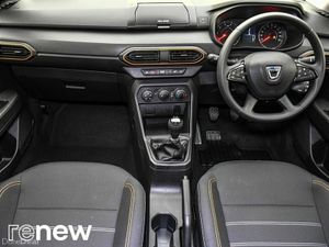 Dacia Sandero Stepway TCe 90 Essential - Image 3