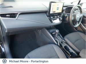 Toyota Corolla 1.8 Hybrid Luna Saloon - Image 4