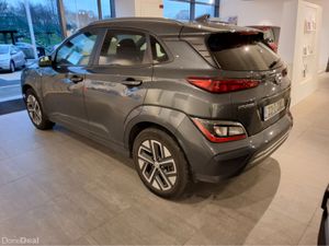 Hyundai KONA EXECUTIVE 39kW -1 Owner - - Image 4