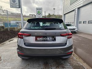 Skoda Fabia SELECTION 1.0 MPI 80HP- F+R PARK ASSIS - Image 4
