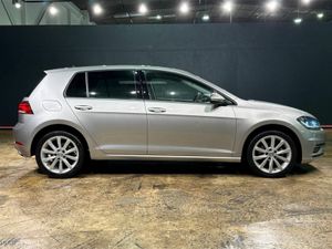 Volkswagen Golf 1.2L TSI AUTOMATIC - REVERSE CAMER - Image 3
