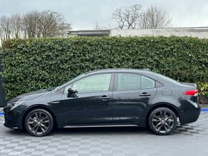 Toyota Corolla WXB 1.8 HYBRID // HEADS-UP DISPLAY - Image 3