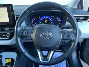 Toyota Corolla SOL TOURING 1.8 HYBRID // FULL SERV - Image 4