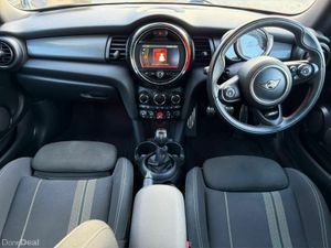 Mini Cooper 3-Door Cooper Sport - Image 4