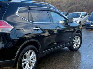 2017 Nissan Xtrail  Hybrid Automatic - Image 4