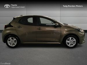 Toyota Yaris HYBRID 1.5 LUNA - Image 3