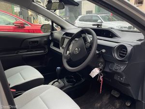 2020 Toyota Aqua Hybrid - Image 4