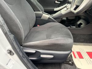 Self charge hybrid - High spec - Low mileage - Image 4