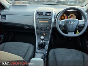 Toyota Corolla 1.33 Dual VVT-i 4Dr Aura - Image 4
