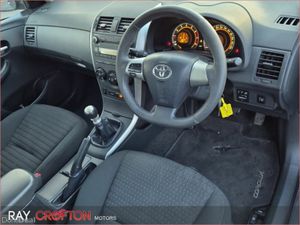 Toyota Corolla 1.33 Dual VVT-i 4Dr Aura - Image 2