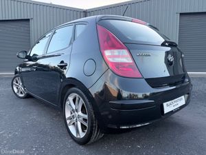 [RESERVED] Hyundai i30 09’ Premium 1.6 Diesel - Image 3