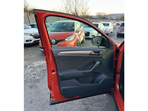 Volvo V40 2.0L Diesel Automatic (9040) - Image 2