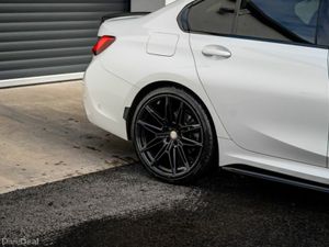 BMW 3-Series 320D M SPORT - Image 4