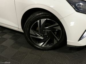 Hyundai i20 AUTOMATIC LAUNCH ADDITION 1.0 L PETROL - Image 3