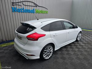 2017 Ford Focus ST-Line 1.5 TDCi - Image 3
